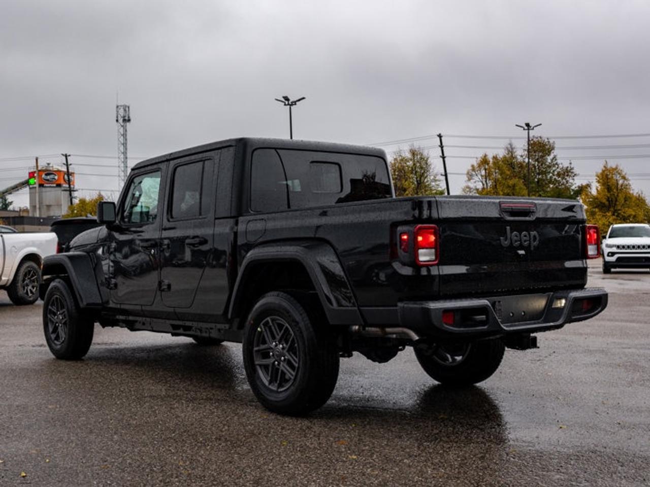 2026 Jeep Gladiator Sport S Photo4