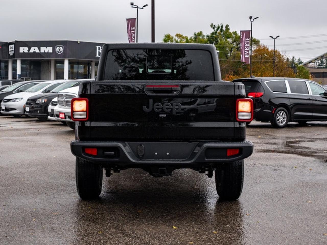 2026 Jeep Gladiator Sport S Photo