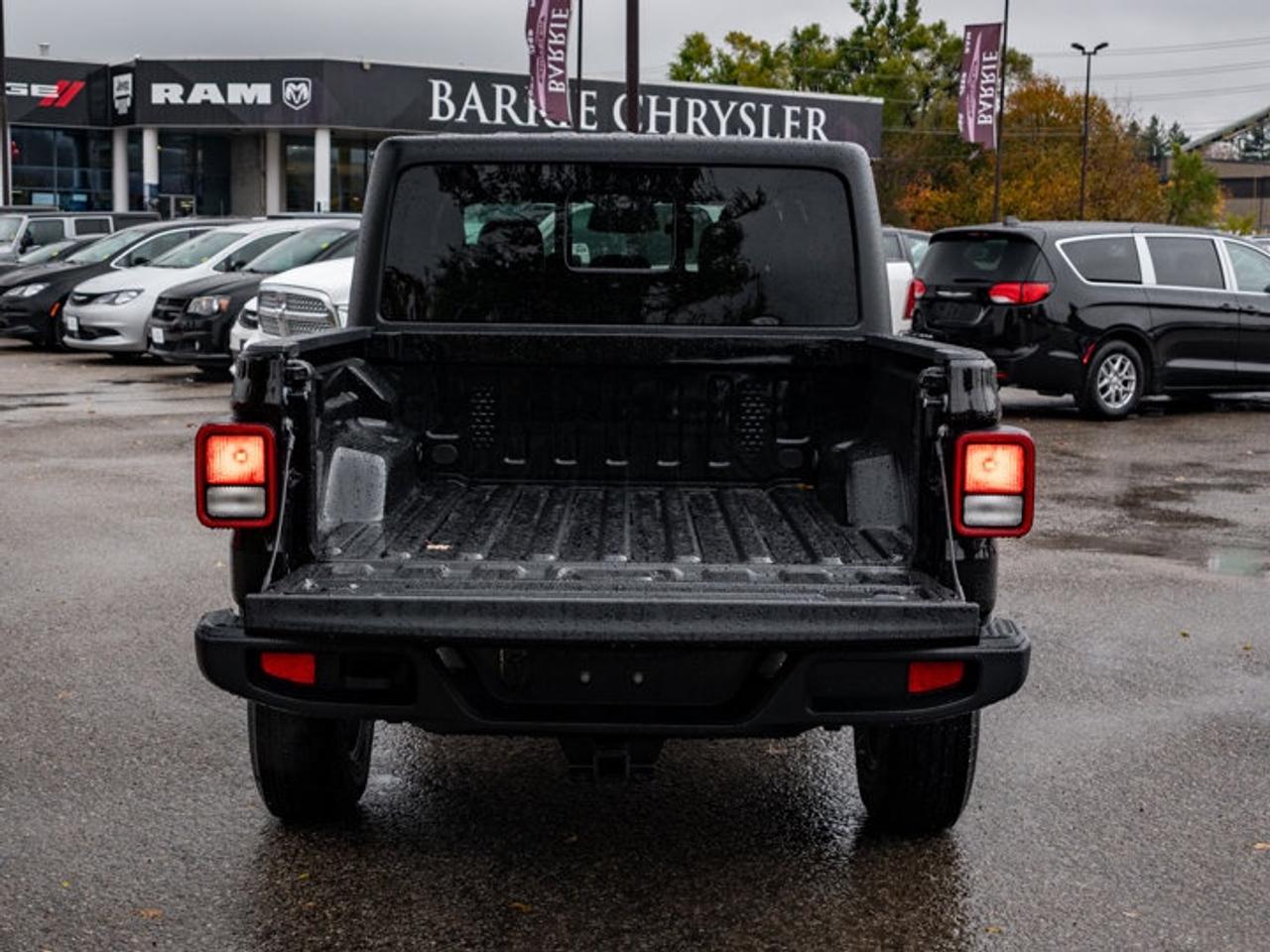 2026 Jeep Gladiator Sport S Photo