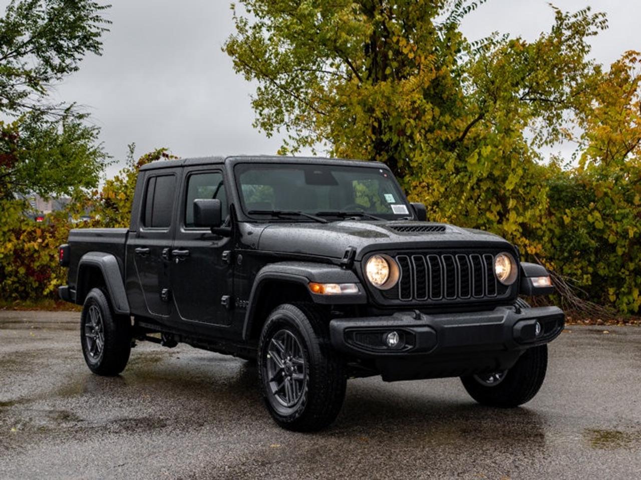 2026 Jeep Gladiator Sport S Photo