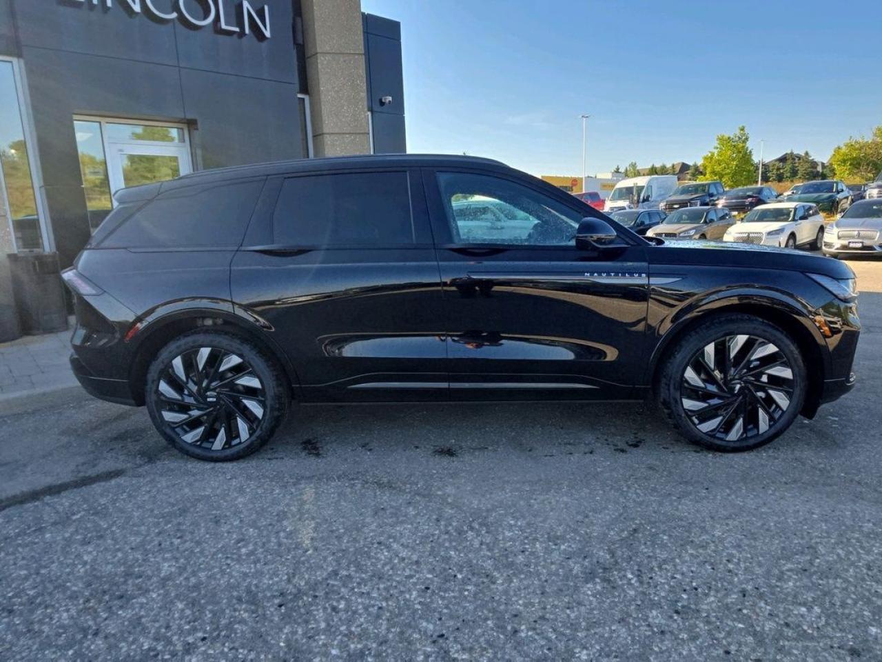 2025 Lincoln Nautilus RESERVE Photo2