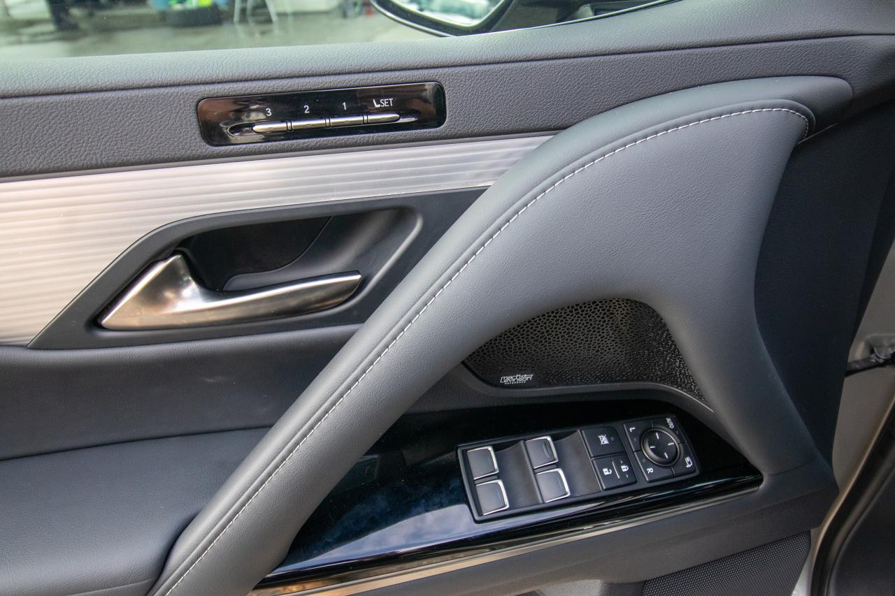 2023 Lexus LX LX 600 Photo5