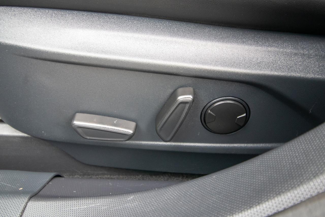 2021 Ford Mustang Mach-E Premium AWD Photo5