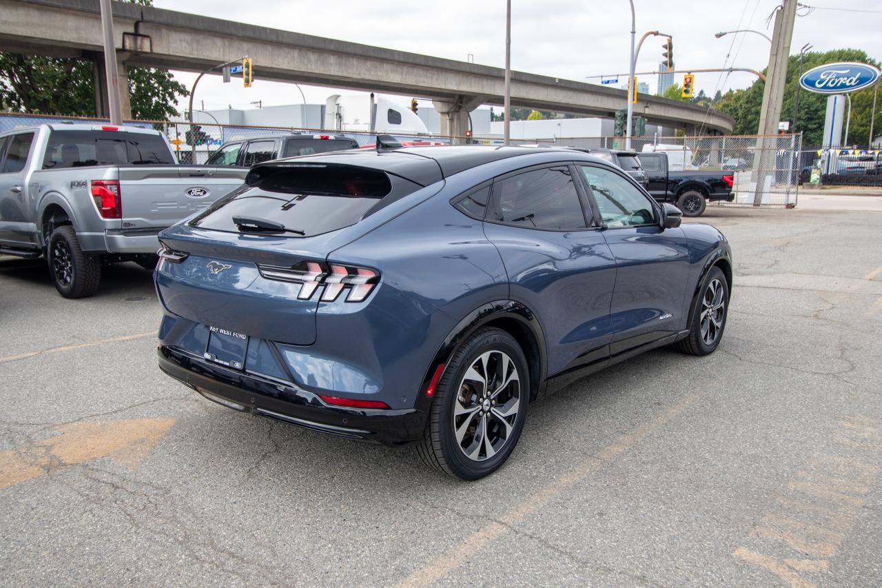 2021 Ford Mustang Mach-E Premium AWD Photo5