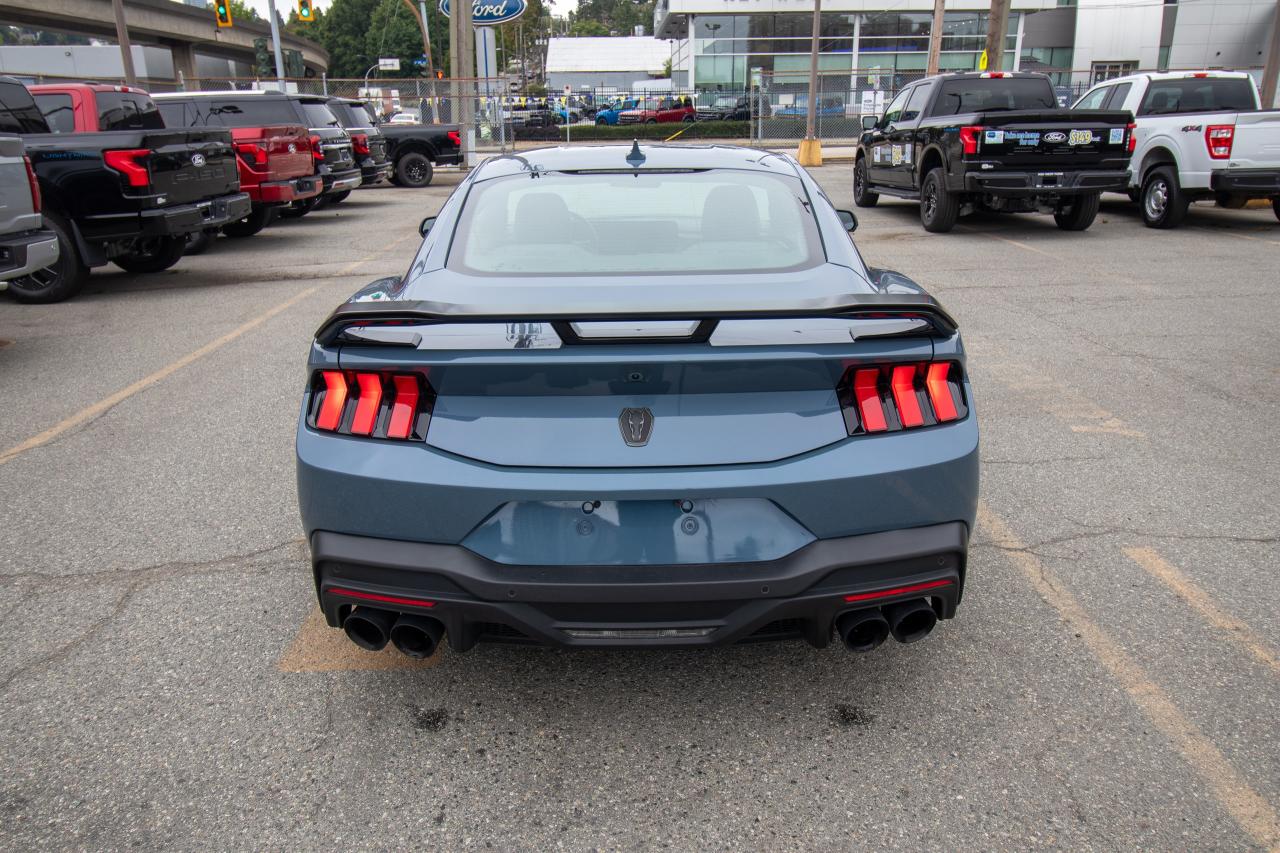 2024 Ford Mustang Dark Horse Photo5