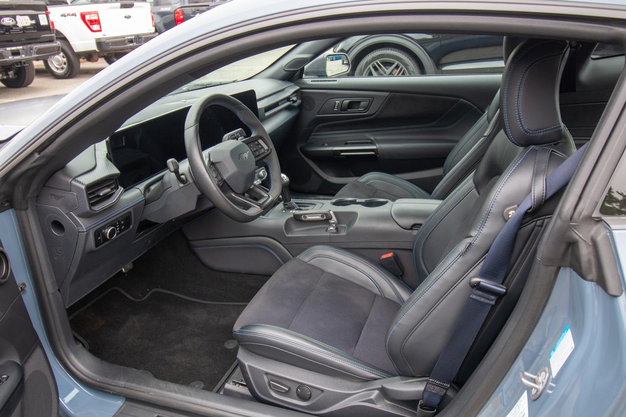 2024 Ford Mustang Dark Horse Photo5