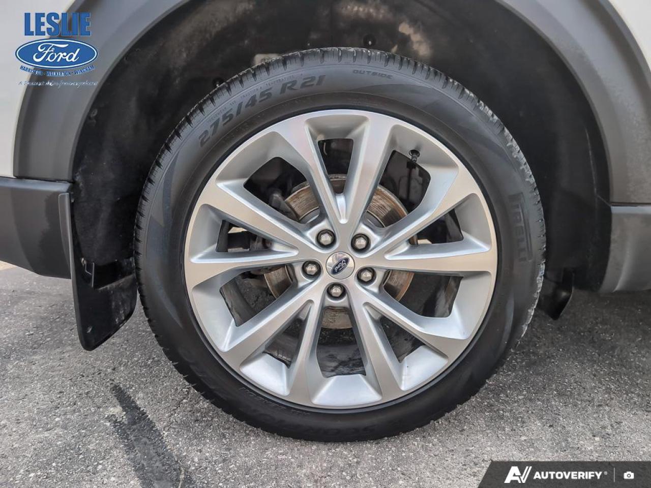 2022 Ford Explorer Platinum 4WD Photo4