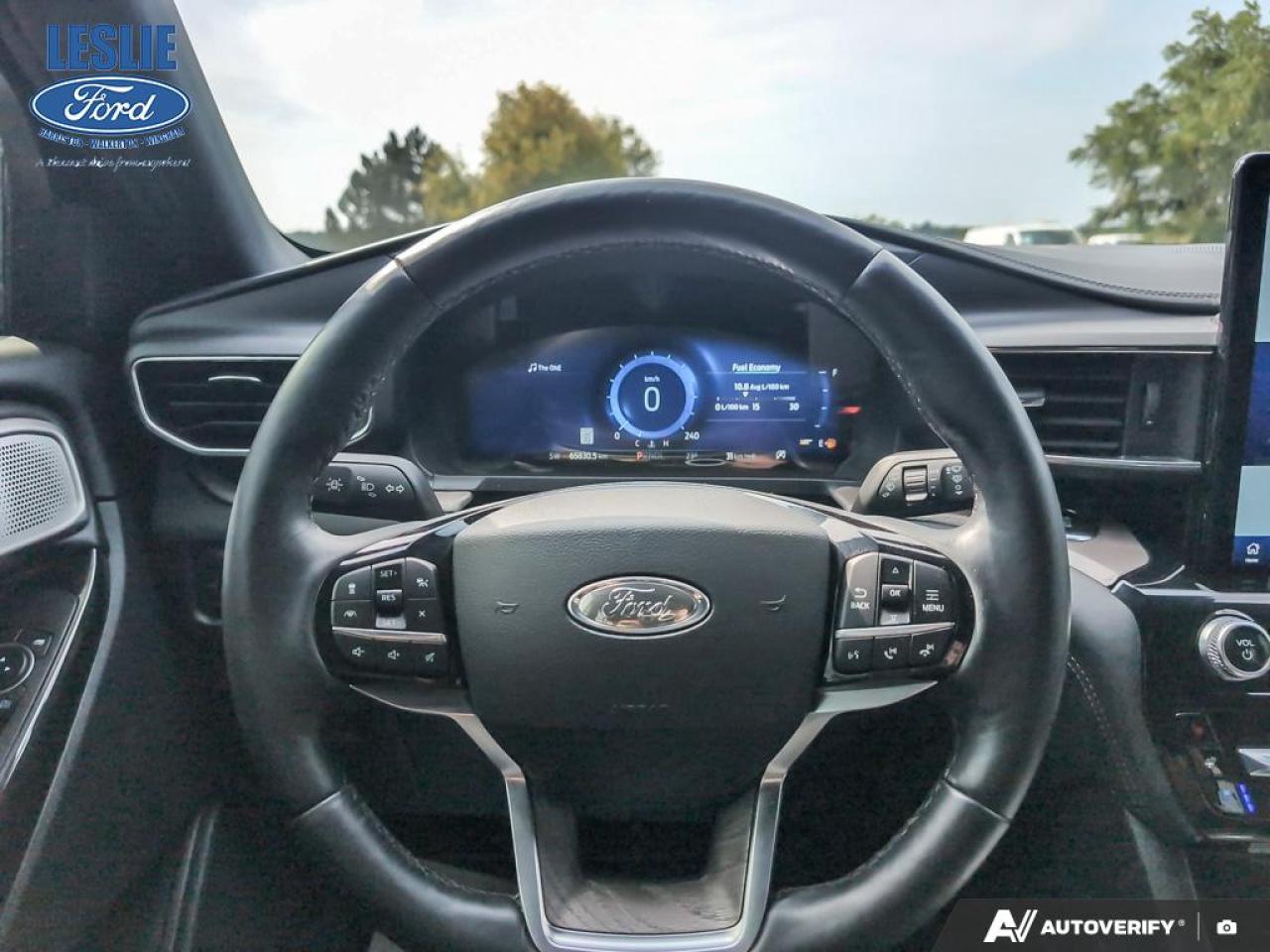 2022 Ford Explorer Platinum 4WD Photo