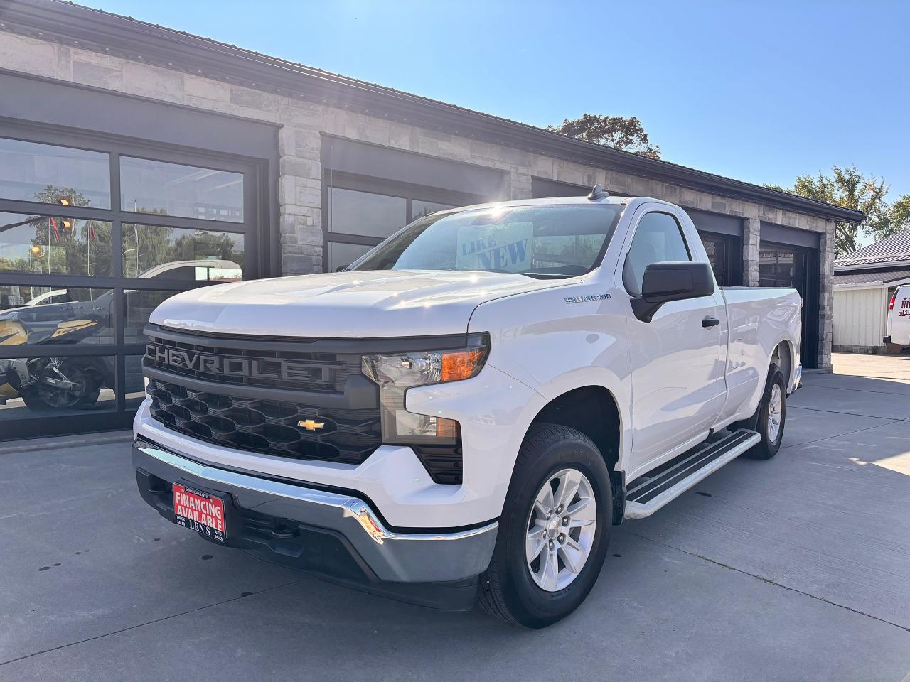 2024 Chevrolet Silverado 1500 LIKE NEW, FULLY FINANCEABLE, WARRANTY AVAILABLE!
