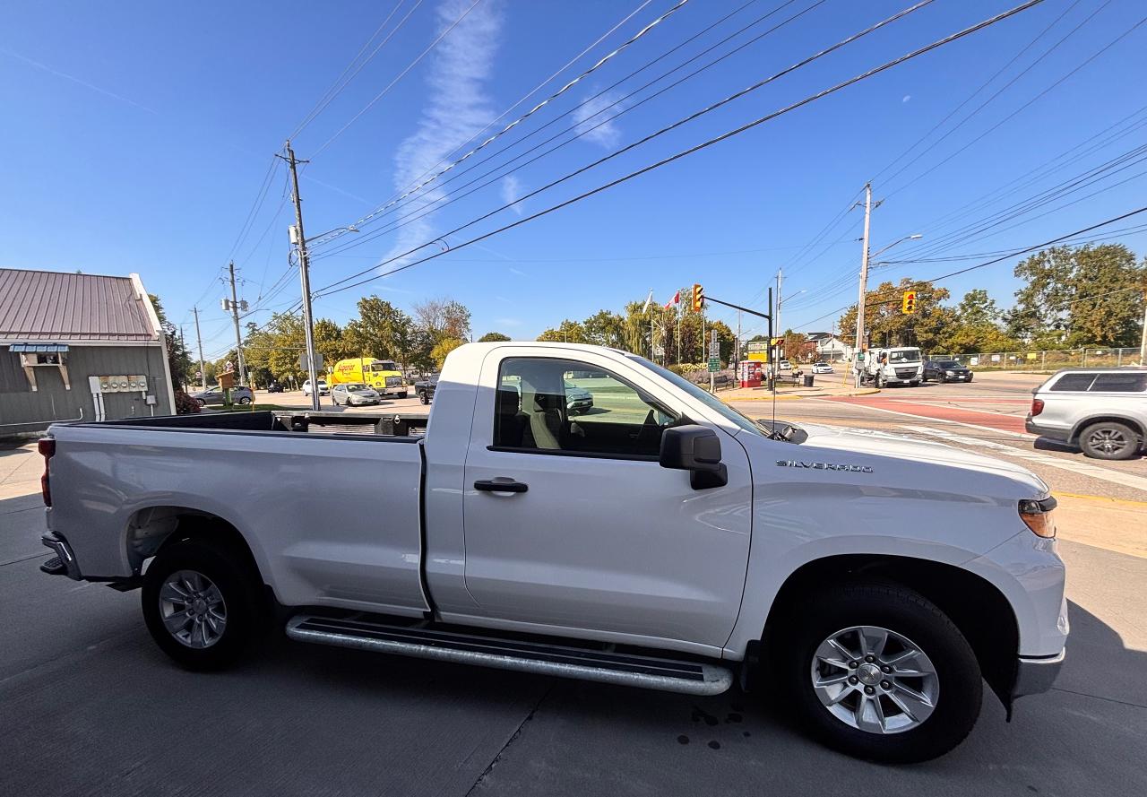 2024 Chevrolet Silverado 1500 LIKE NEW, FULLY FINANCEABLE, WARRANTY AVAILABLE!