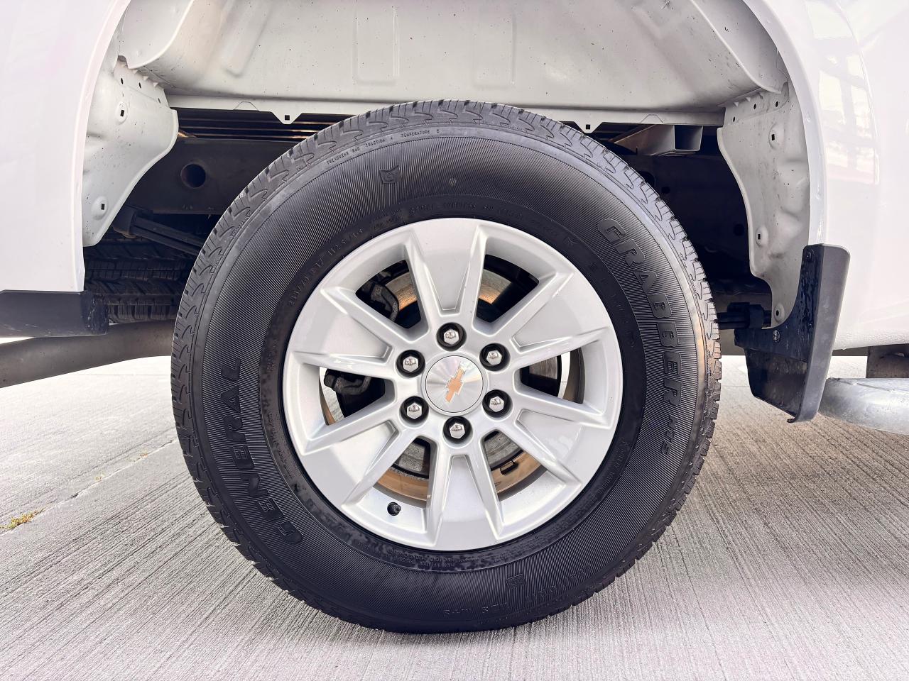 2024 Chevrolet Silverado 1500 LIKE NEW, FULLY FINANCEABLE, WARRANTY AVAILABLE!