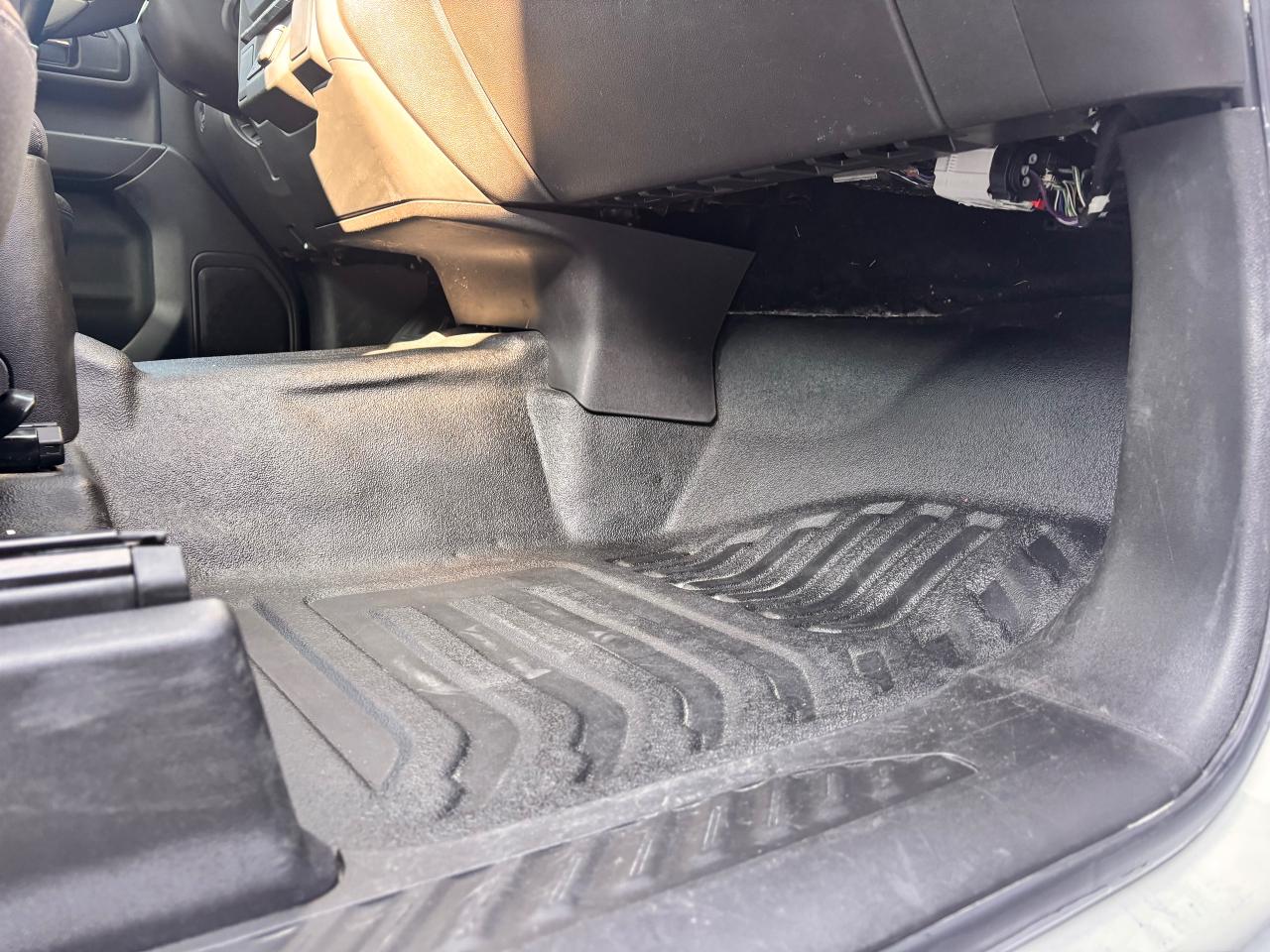 2024 Chevrolet Silverado 1500 LIKE NEW, FULLY FINANCEABLE, WARRANTY AVAILABLE!