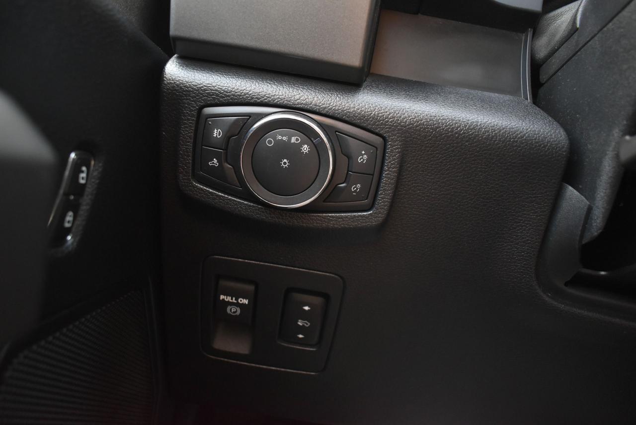 2018 Ford F-150 XLT - 5.0L - SPORT PKG - Photo #31