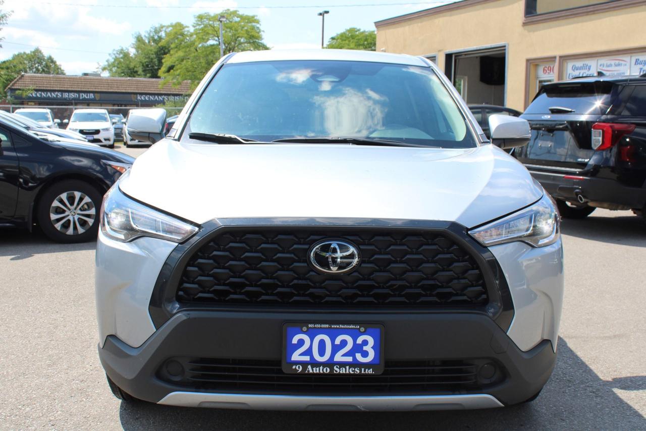 2023 Toyota Corolla Cross LE AWD - Photo #5