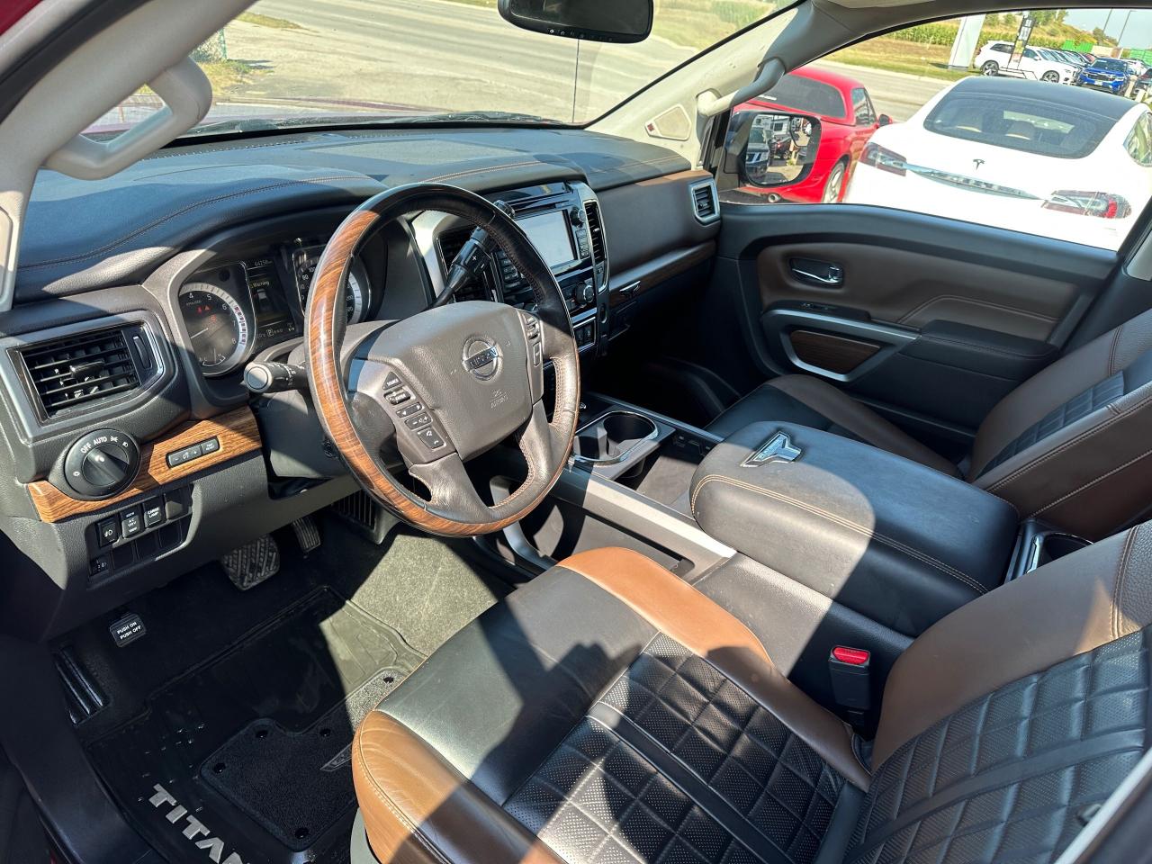 2018 Nissan Titan Platinum - Photo #11