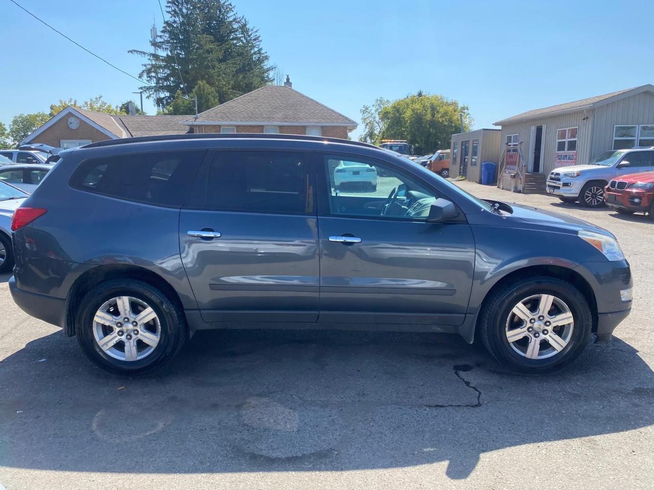 2012 Chevrolet Traverse LS, RUNS AND DRIVES, OIL PRESSURE WARNING - Photo #6