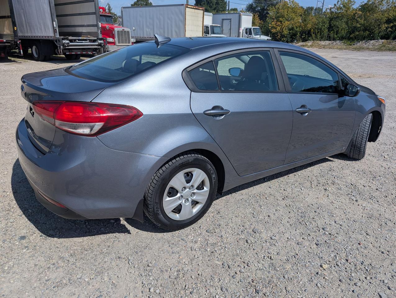 2017 Kia Forte LX - Photo #8