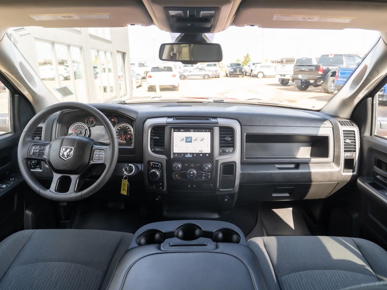 2023 RAM 1500 Classic TRADESMAN 4X4 CREW CAB 5'7" BOX Photo7