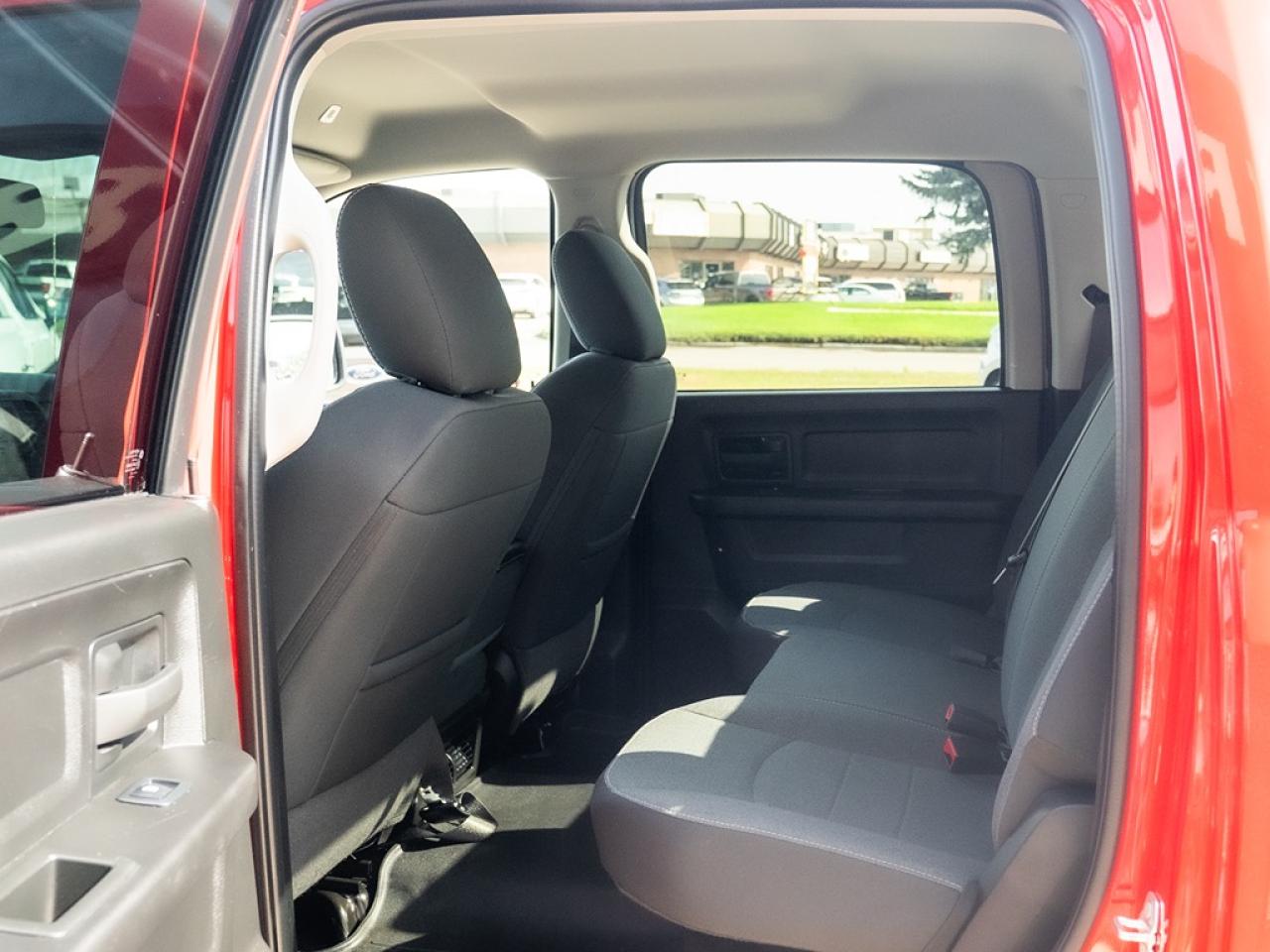 2023 RAM 1500 Classic TRADESMAN 4X4 CREW CAB 5'7" BOX Photo42