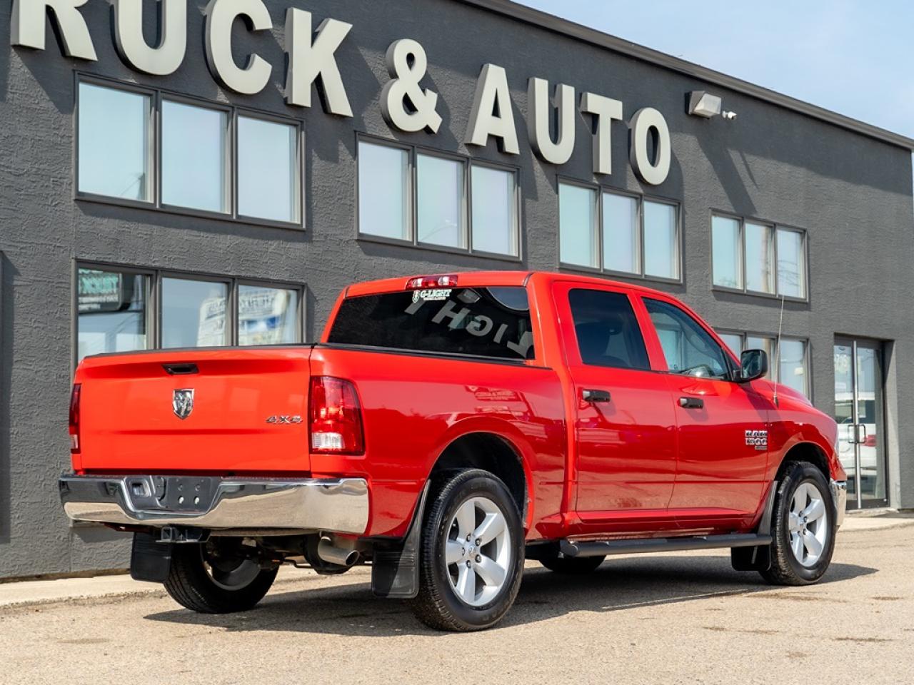 2023 RAM 1500 Classic TRADESMAN 4X4 CREW CAB 5'7" BOX Photo28