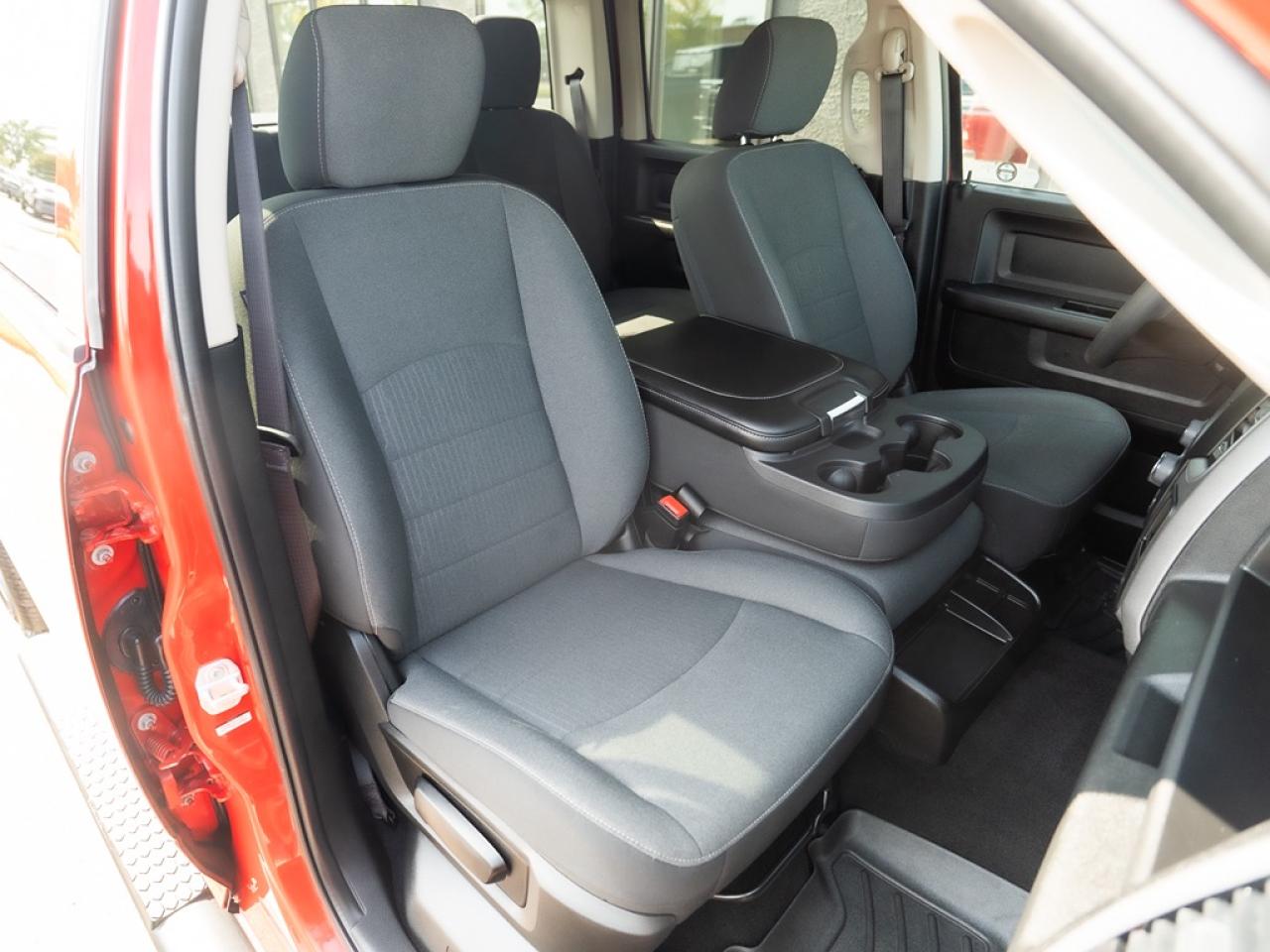 2023 RAM 1500 Classic TRADESMAN 4X4 CREW CAB 5'7" BOX Photo21