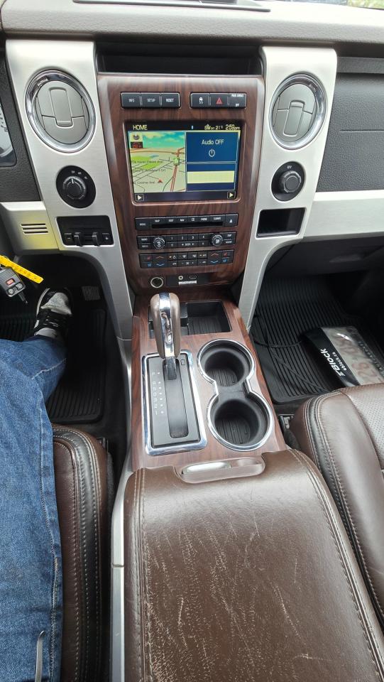 2010 Ford F-150 Lariat SuperCrew 5.5-ft. Bed 4WD - Photo #9
