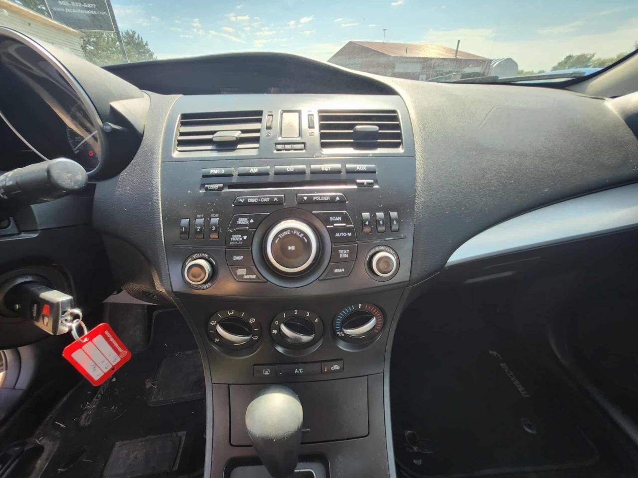 2013 Mazda MAZDA3 4DR SDN AUTO - Photo #16