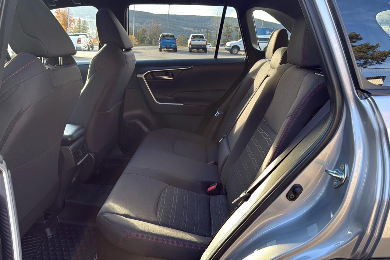 2025 Toyota RAV4 Plug-In Hybrid SE Photo