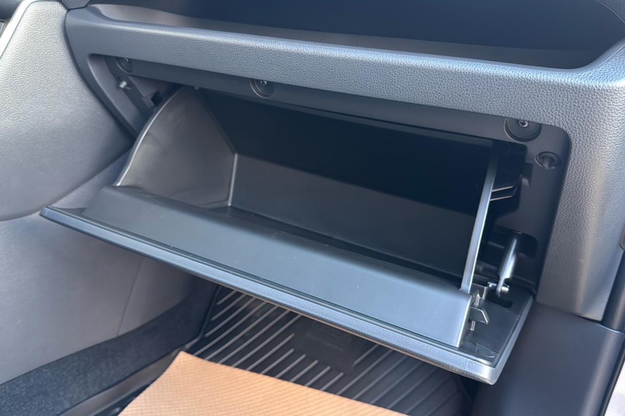 2025 Toyota RAV4 Plug-In Hybrid SE Photo