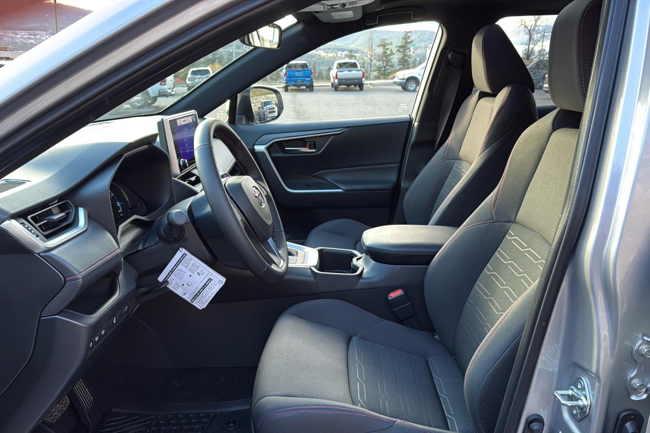 2025 Toyota RAV4 Plug-In Hybrid SE Photo