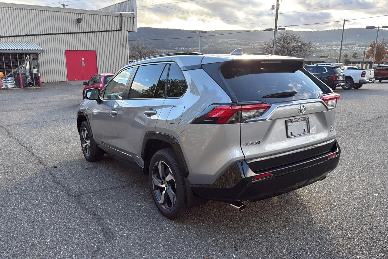 2025 Toyota RAV4 Plug-In Hybrid SE Photo