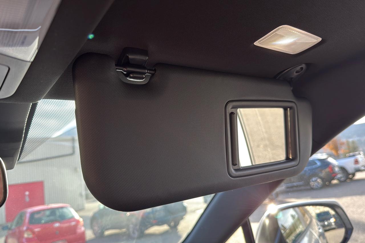 2025 Toyota RAV4 Plug-In Hybrid SE Photo