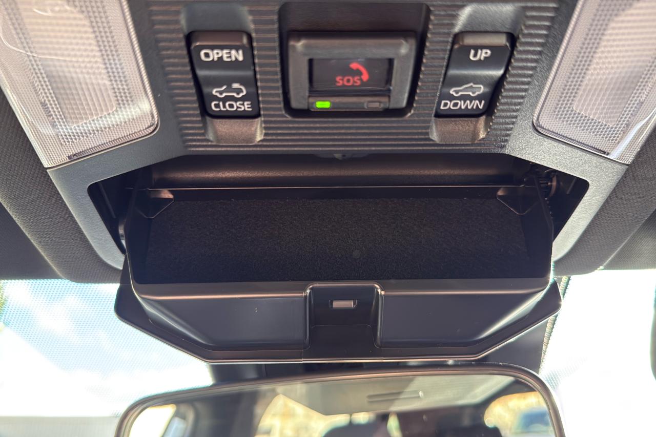 2025 Toyota RAV4 Plug-In Hybrid SE Photo