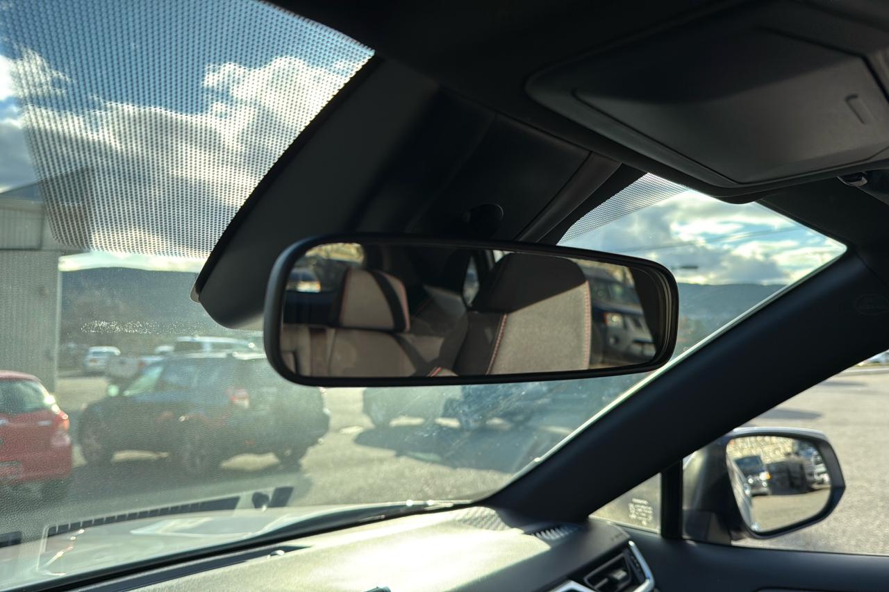 2025 Toyota RAV4 Plug-In Hybrid SE Photo