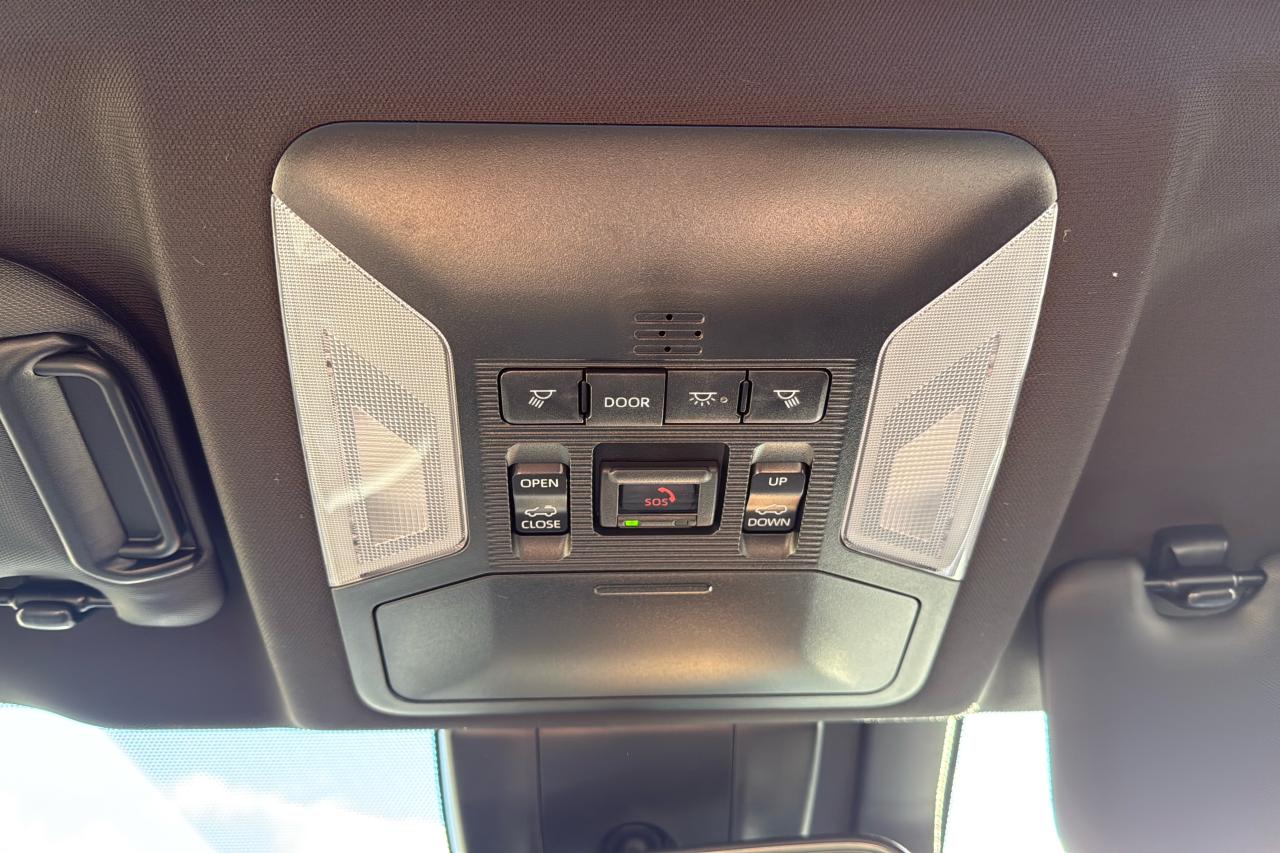 2025 Toyota RAV4 Plug-In Hybrid SE Photo