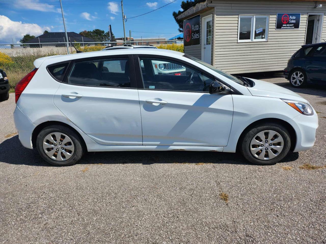 2016 Hyundai Accent 5DR HB AUTO GL - Photo #4