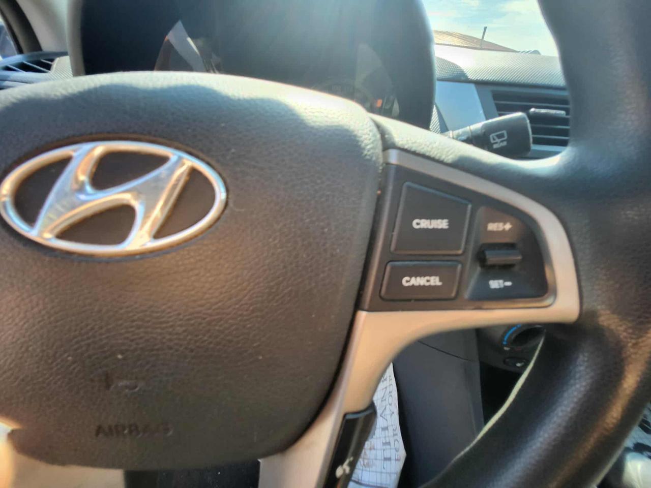 2016 Hyundai Accent 5DR HB AUTO GL - Photo #12