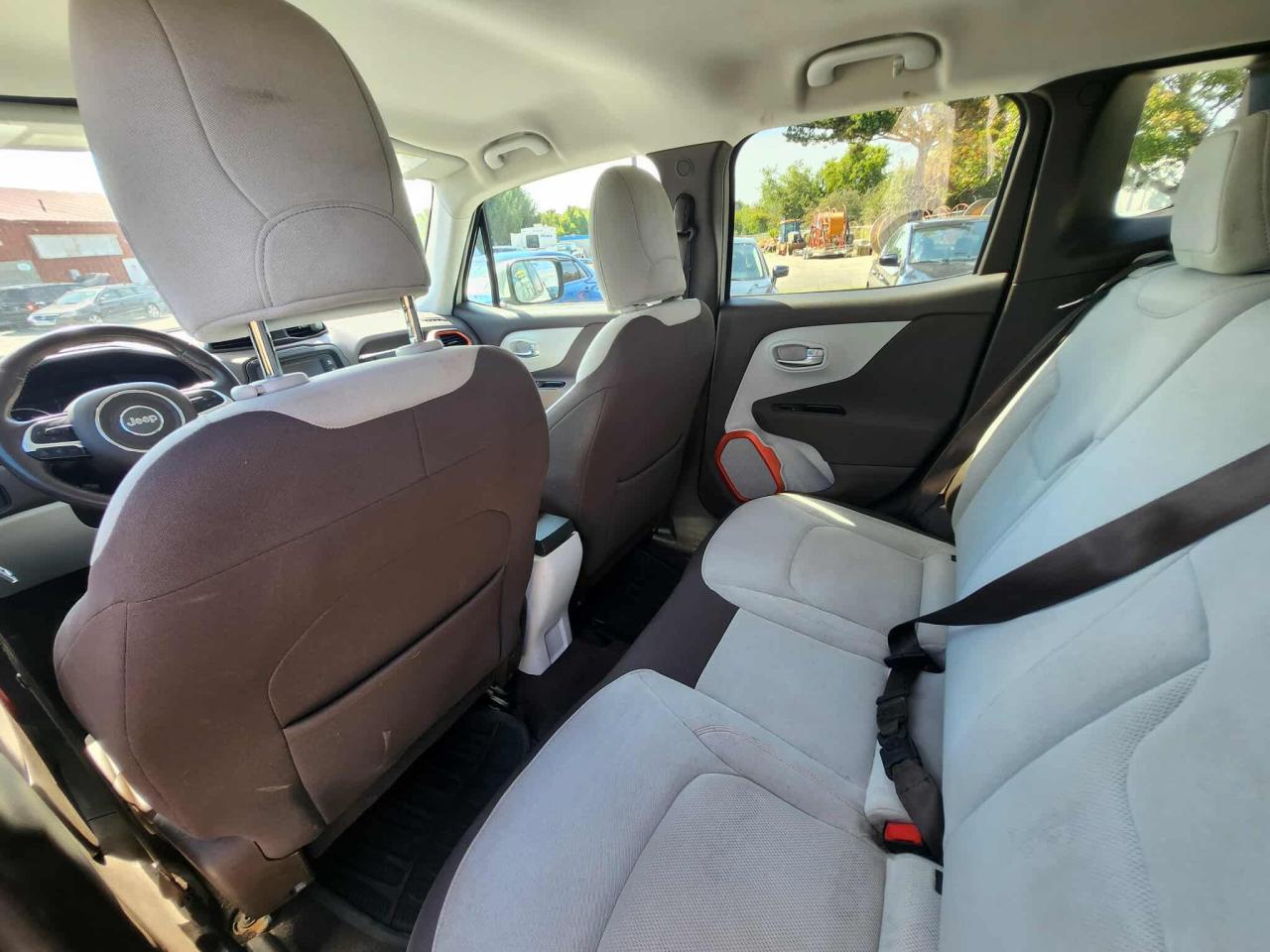 2015 Jeep Renegade 4WD 4dr - Photo #18