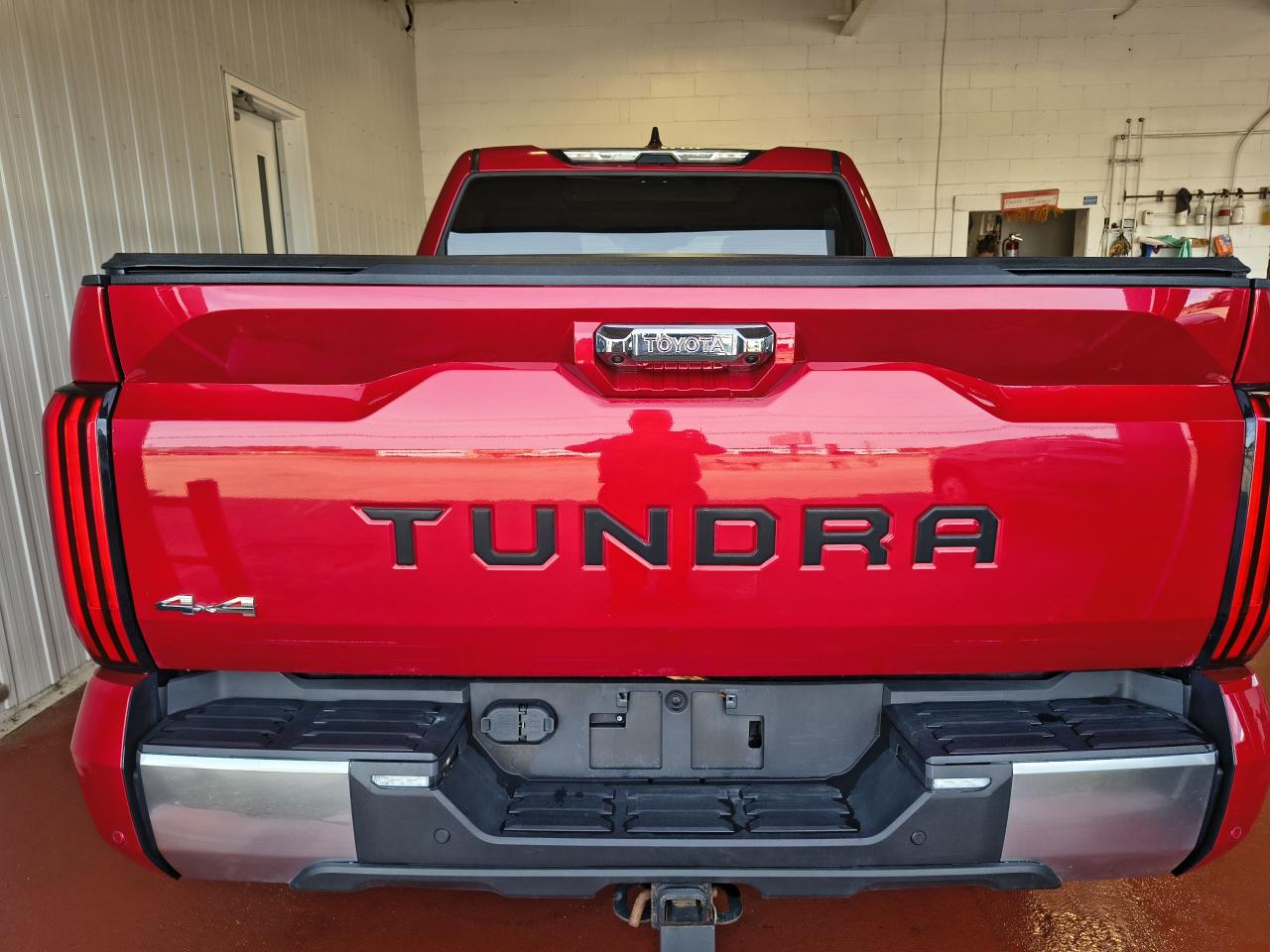 2023 Toyota Tundra LIMITED HYBRID Photo0