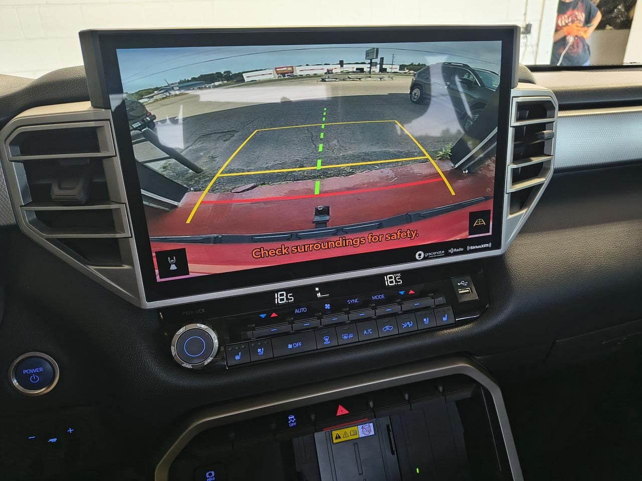 2023 Toyota Tundra LIMITED HYBRID Photo0