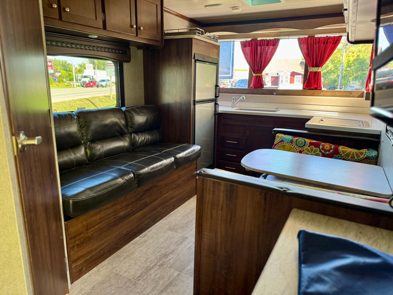 2019 Heartland Trail Runner Terry Classic V22 24' Retro Style Travel Trailer - Photo #21