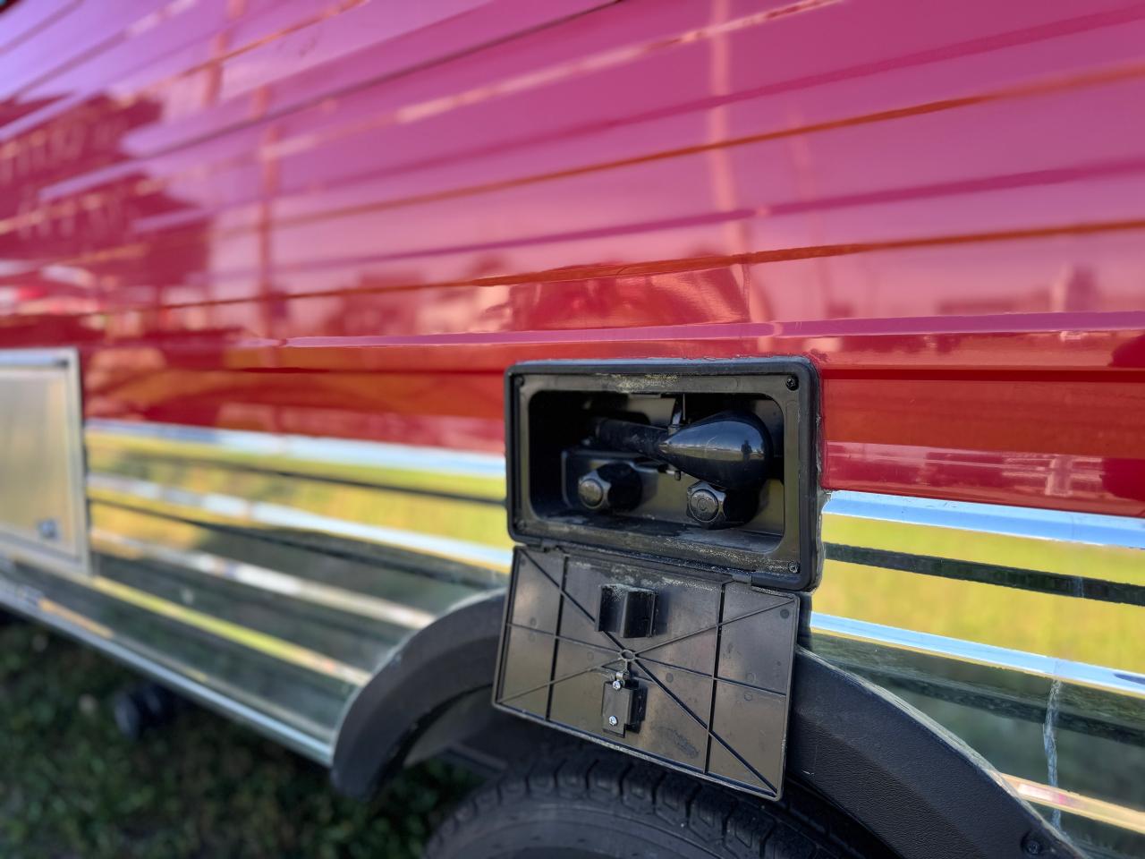 2019 Heartland Trail Runner Terry Classic V22 24' Retro Style Travel Trailer - Photo #10