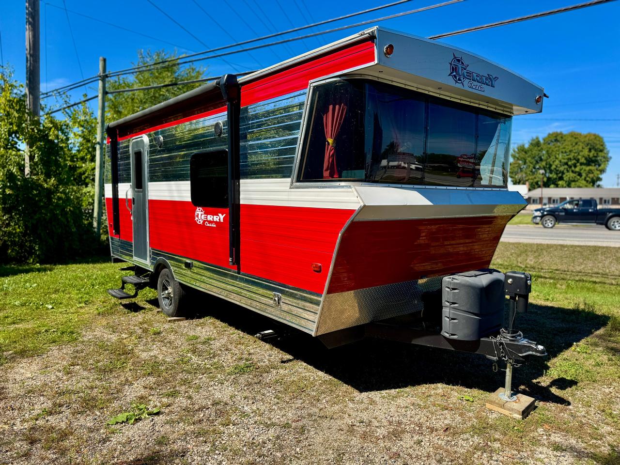 2019 Heartland Trail Runner Terry Classic V22 24' Retro Style Travel Trailer