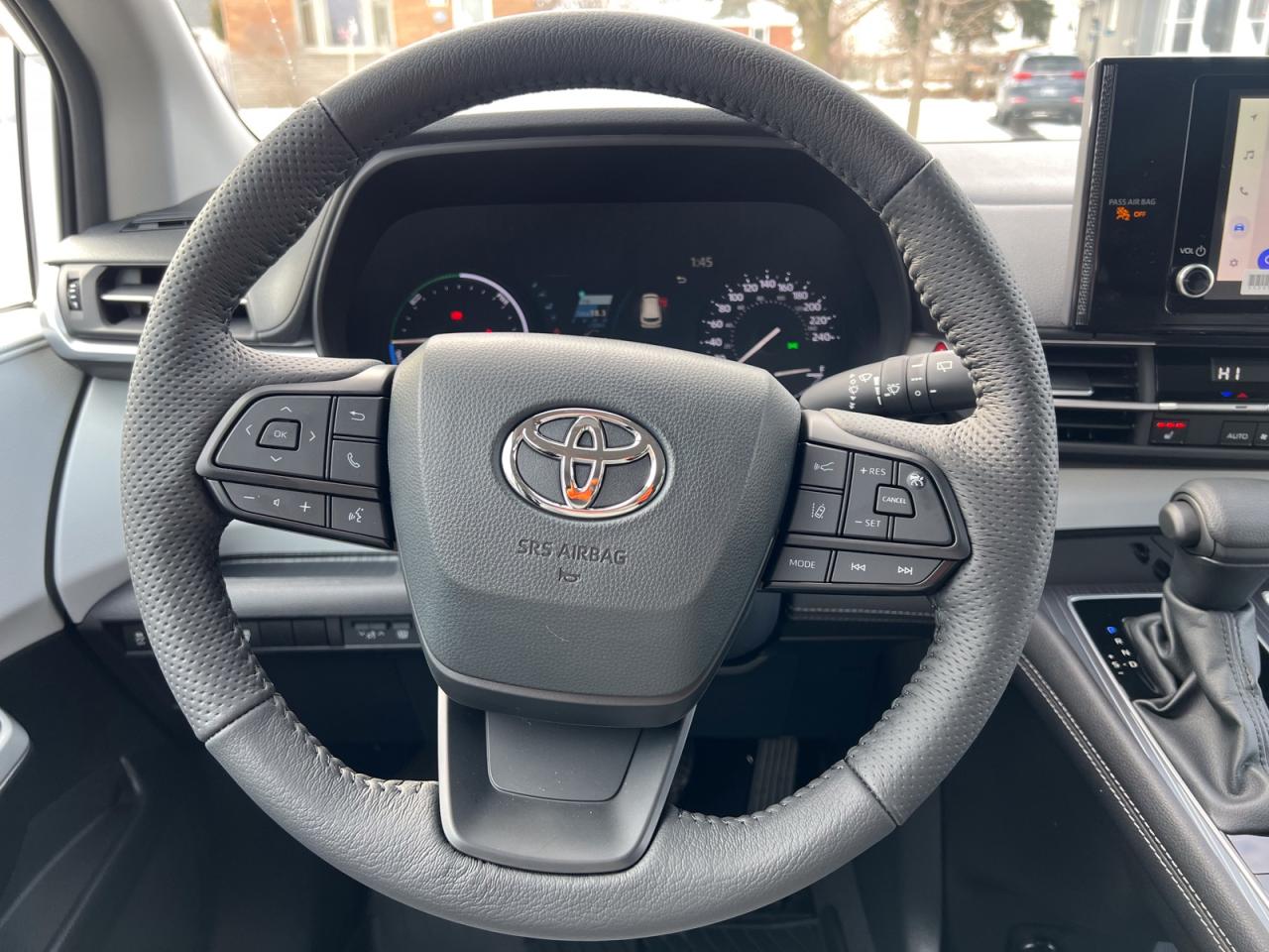 2025 Toyota Sienna LE 8 PASSENGER - Photo #19
