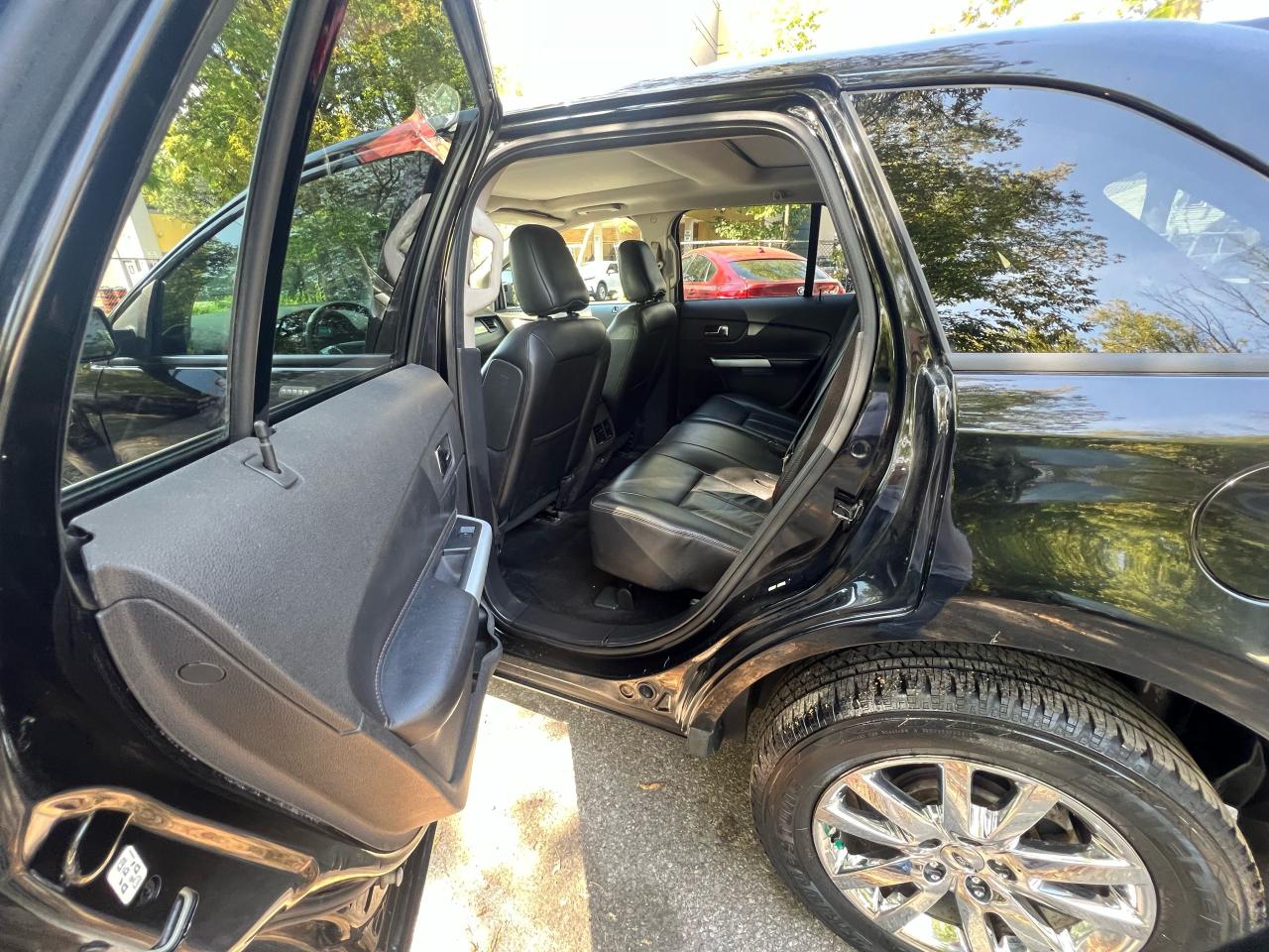 2011 Ford Edge SEL - Photo #11