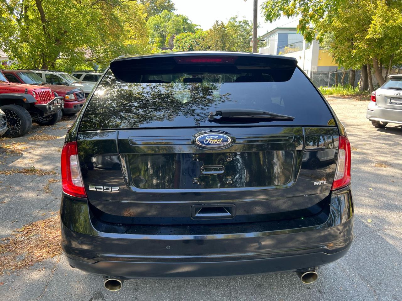 2011 Ford Edge SEL - Photo #4