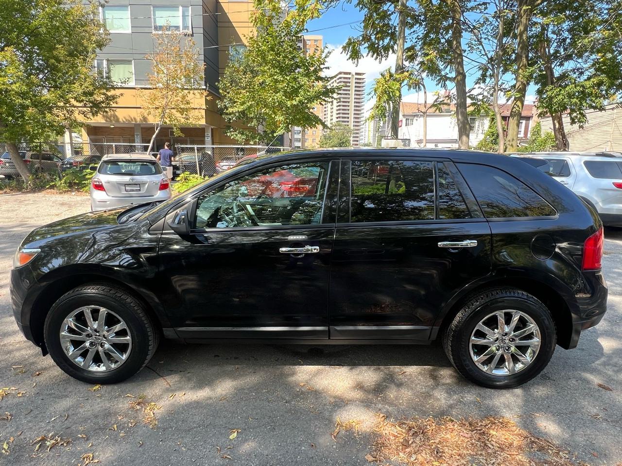 2011 Ford Edge SEL - Photo #2