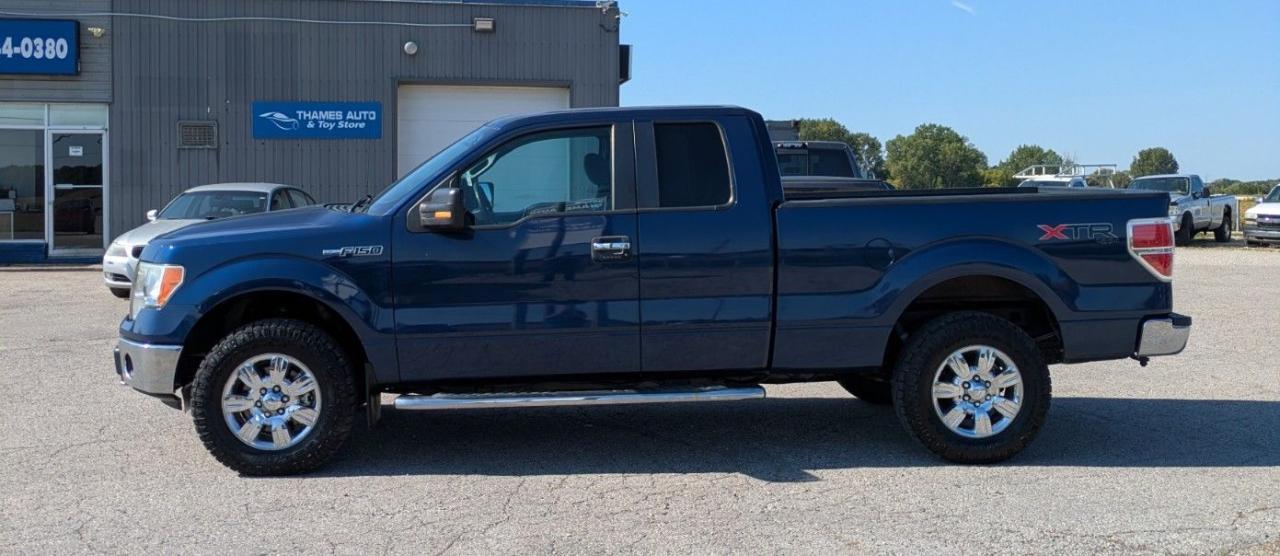 2011 Ford F-150 XLT - Photo #2