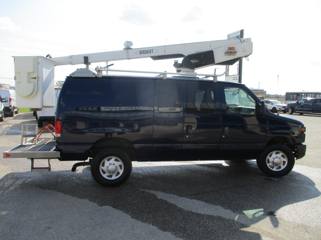 2014 Ford Econoline E-350 Super Duty - Photo #5