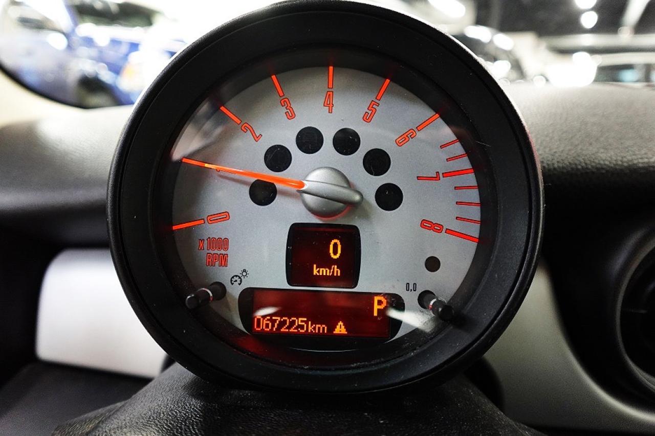 2012 MINI Cooper LOW KM, NO ACCIDENT ,SERVICE RECORDS,PANO ROOF - Photo #28